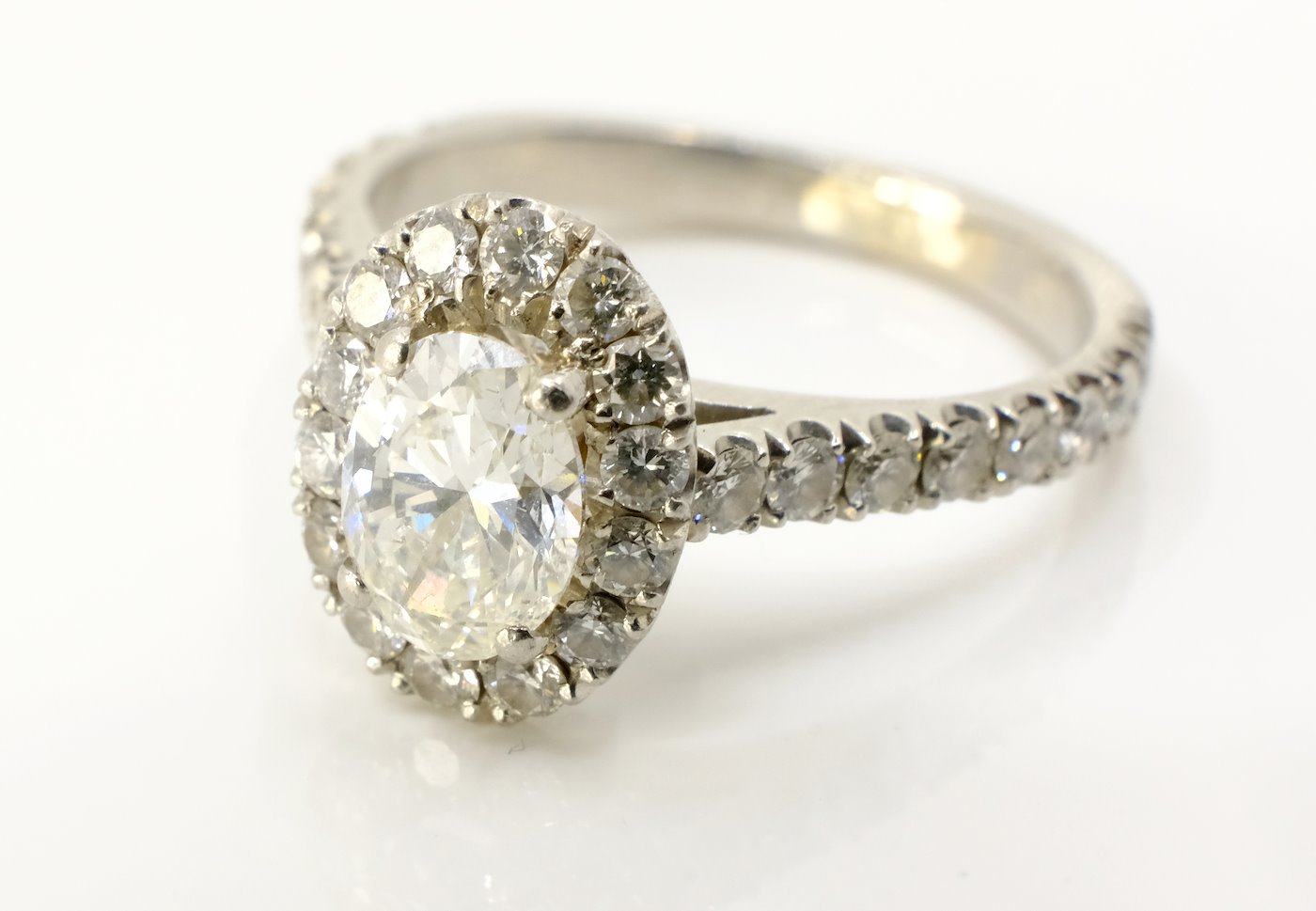 .. - Prsten s diamanty, zlato 950/1000, hrubá hmotnost 5,45 g