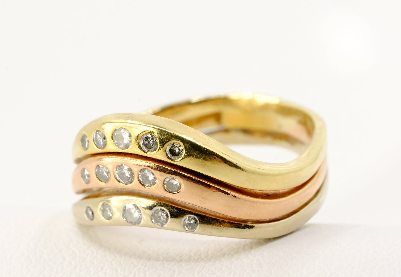 .. - Prsten s diamanty, zlato 585/1000, hrubá hmotnost 5,30 g