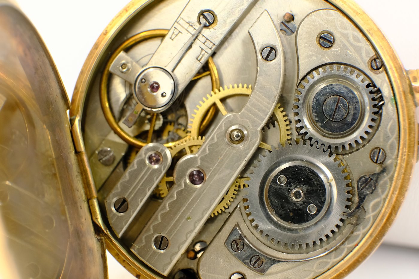 .. - Kapesní hodinky, zlato 585/1000, značeno platnou puncovní značkou Z-25, hrubá hmotnost 55,73 g