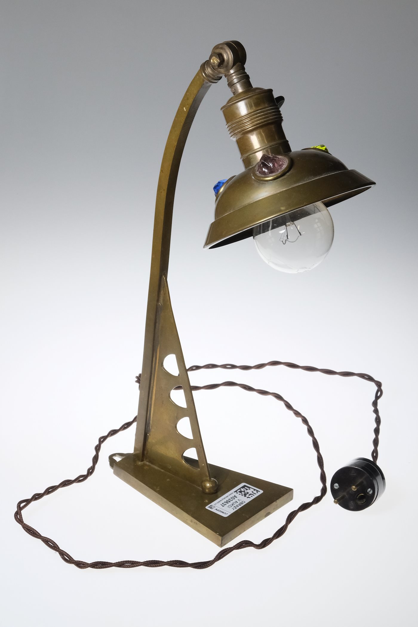 kolem roku 1910 -  Secesní stolní lampa