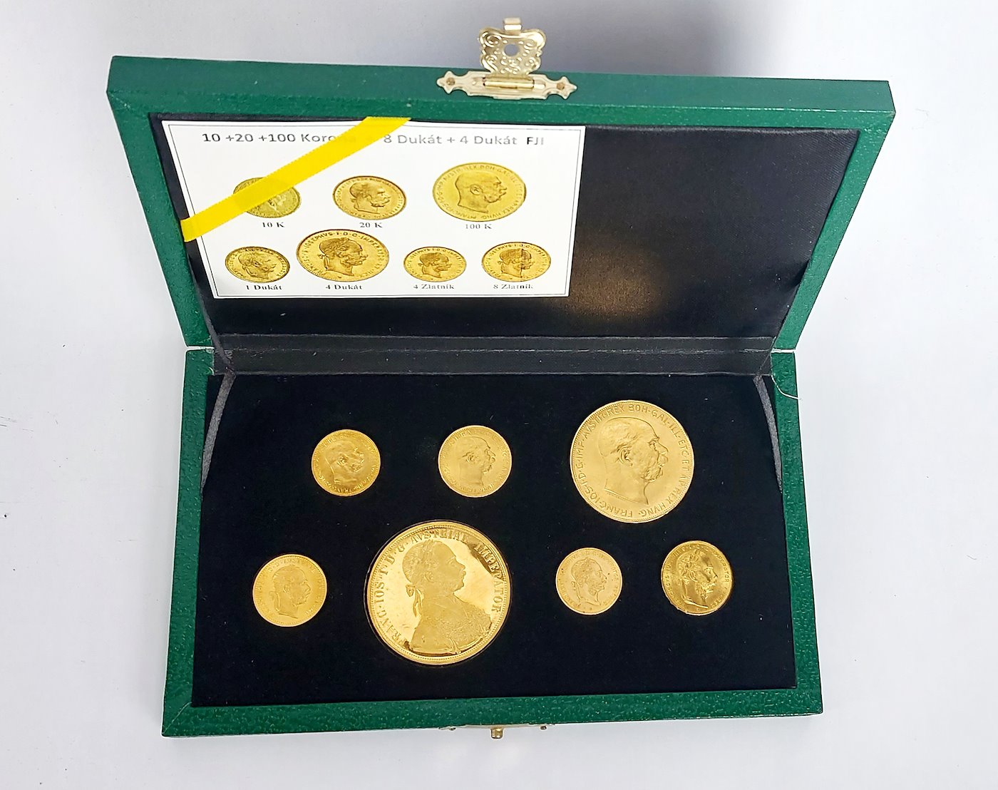 .. - SADA v etue pokračujících ražeb zlatých mincí Vídeňské mincovny 10, 20, 100 koruna, 1, 4 dukát, 4 a 8 zlatník, zlato 900/1000,  986/1000, hrubá hmotnost celkem 71,139 g
