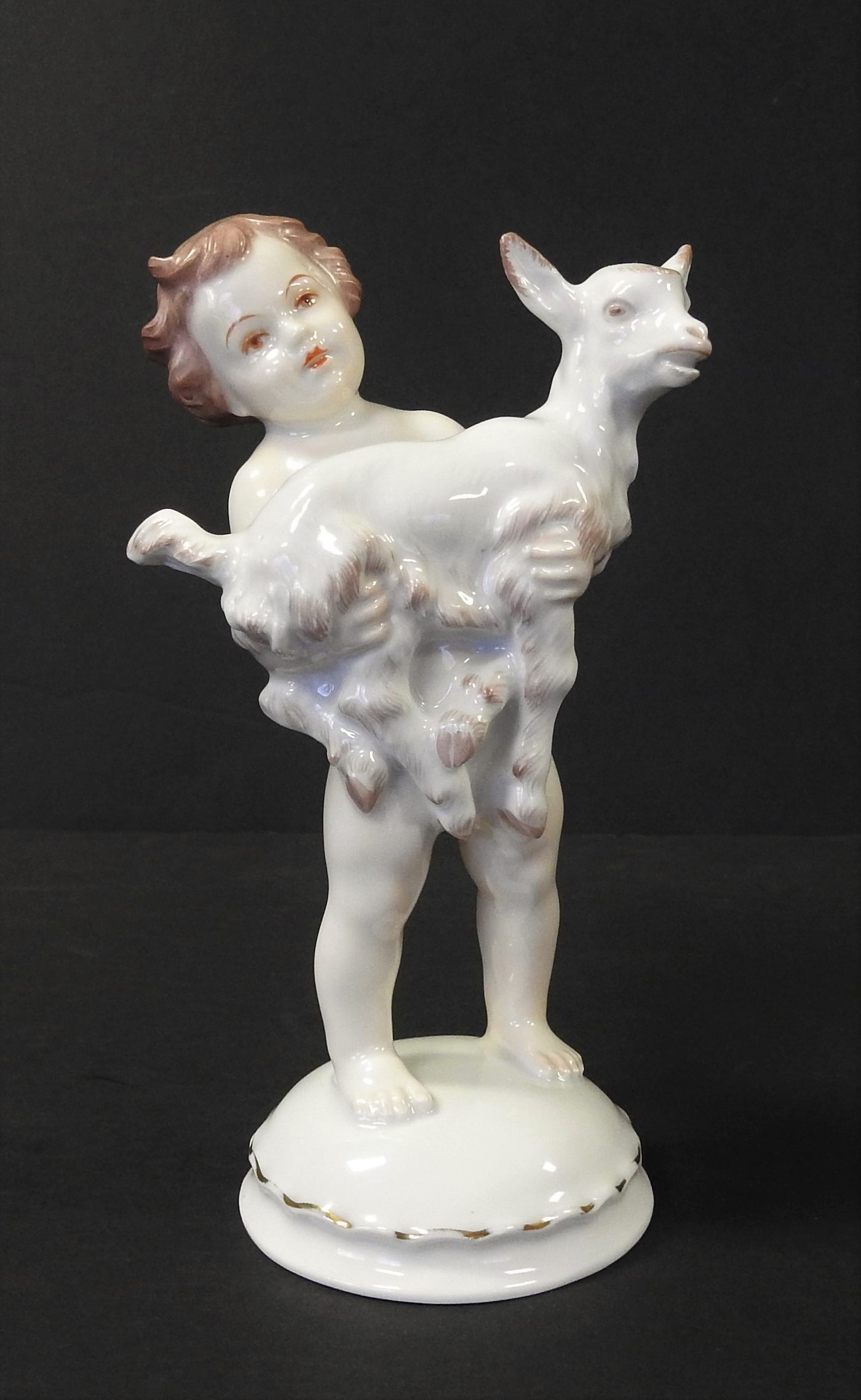 porcelánka Rosenthal - Porcelánová soška Putti s kůzlátkem