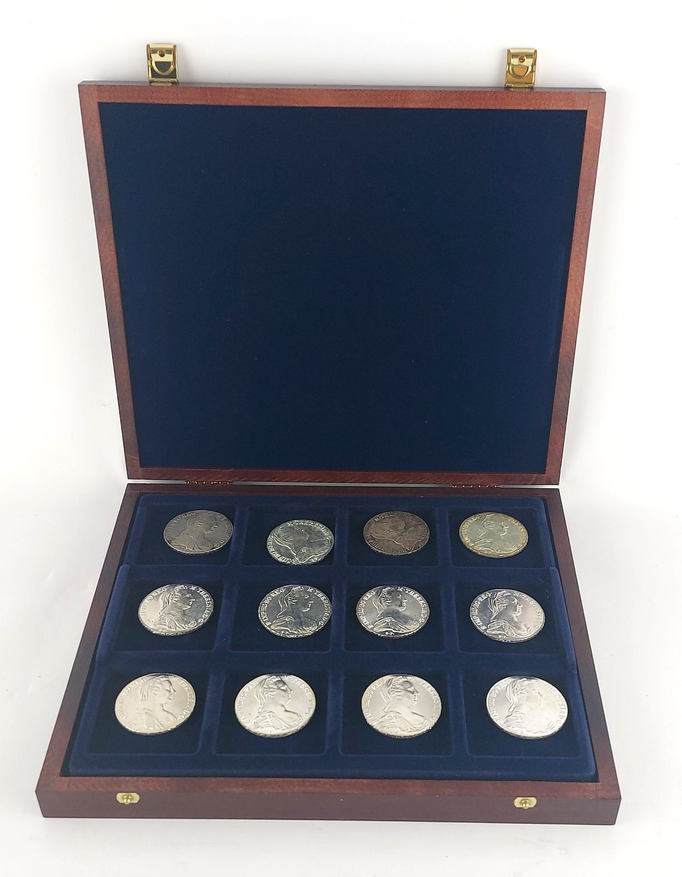 .. - SADA 12 kusů Levanských Tolarů Marie Terezie 1780, včetně mincovní kazety
