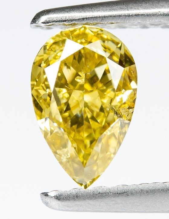 .. - Diamant Natural Fancy Yellow 0,54 ct, přírodní broušený – investiční drahokam s certifikátem, hmotnost 0,54 ct