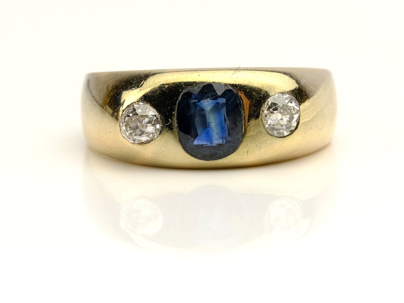 .. - Prsten s diamanty a safírem, zlato 585/1000, značeno platnou puncovní značkou "liška", hrubá hmotnost 5,67 g