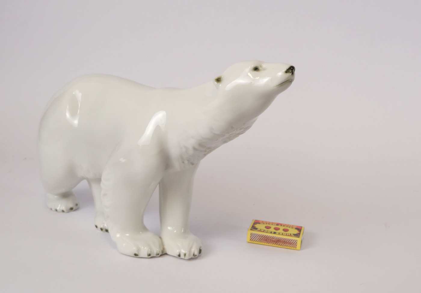 Royal Dux - Menší lední medvěd