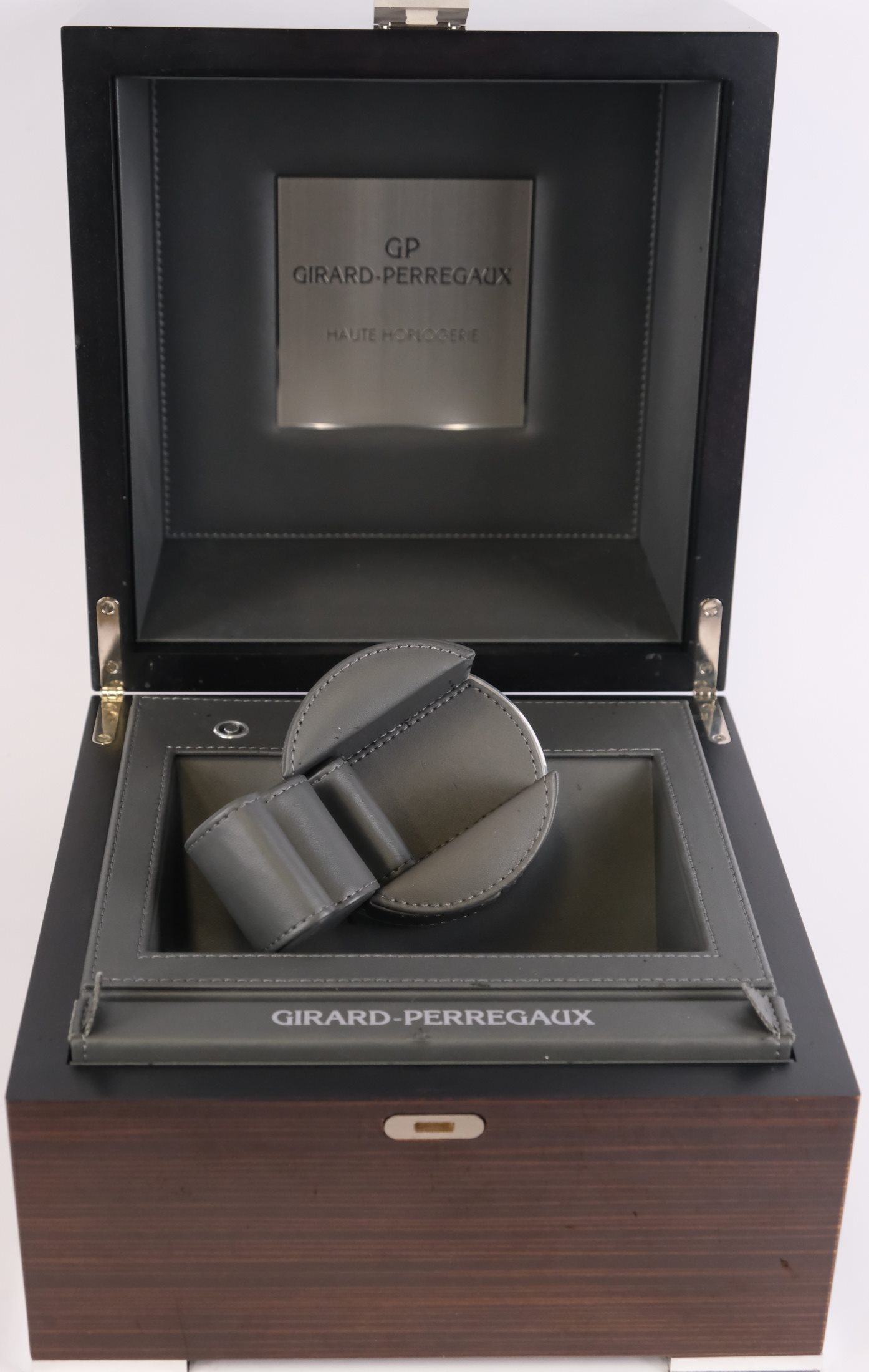 Girard Perregaux  - Girard Perregaux Tourbillon box