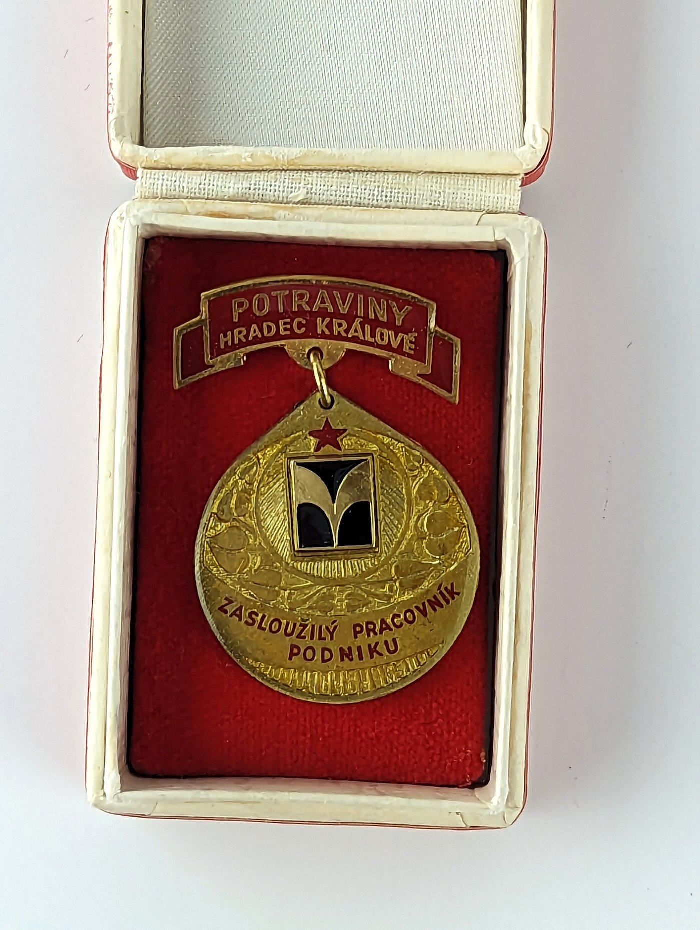 .. - ČSSR dobové medaile ze 70-80 tých let v etuiích