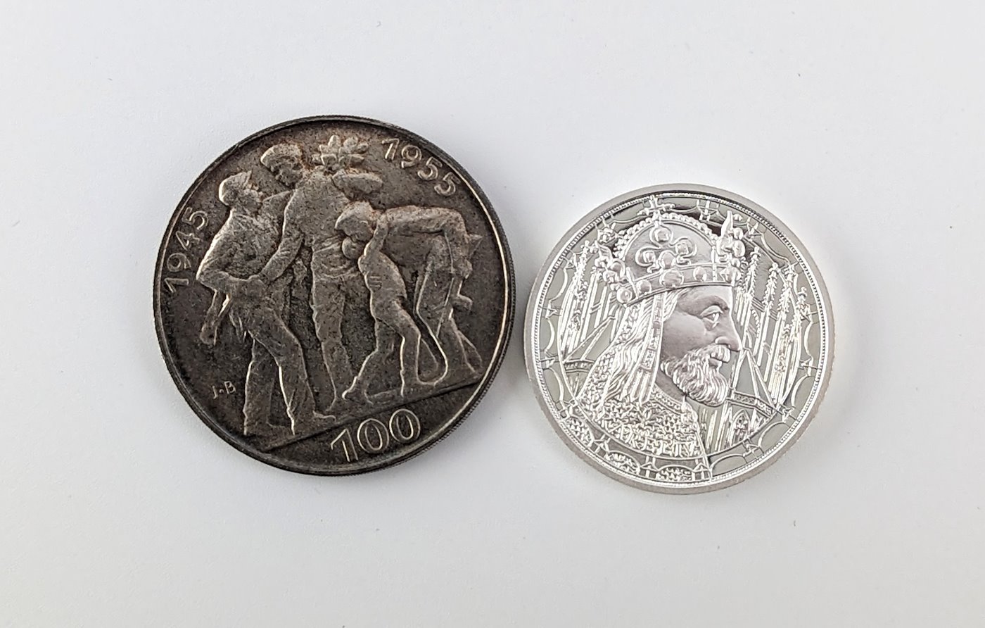 .. - Konvolut 2 stříbrných mincí 100 Kčs 1945-1955 a  osobnost Karel IV.