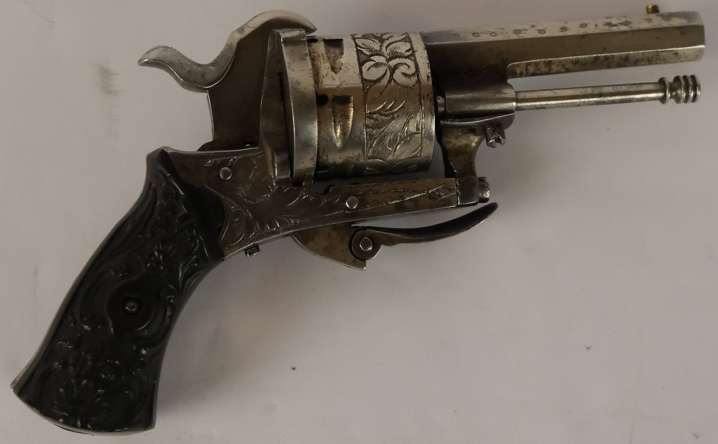 Evropa, před rokem 1890 - Zdobený revolver Lefaucheux