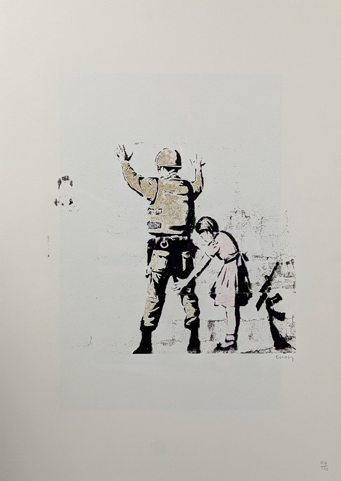 Banksy - Holčička šacující policistu