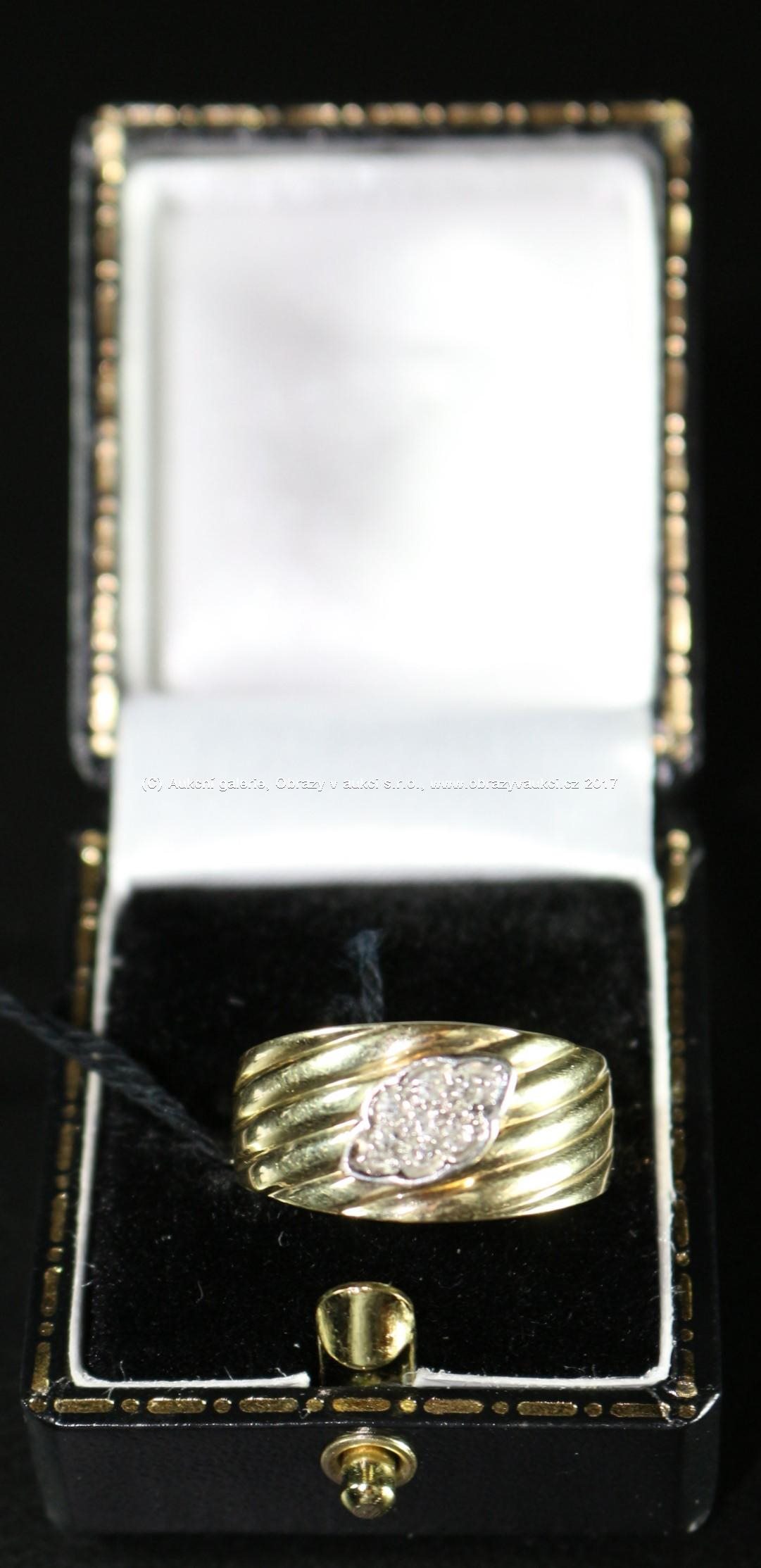 Zlatý prsten - Žluté zlato 585/1000, punc labuť 4, hrubá hmotnost: 4,60 g