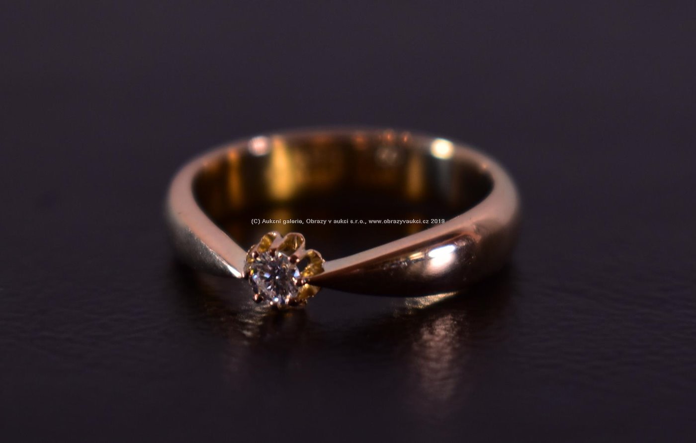 . - Briliantovaný prsten, zlato 585/1000, hrubá hmotnost 4g
