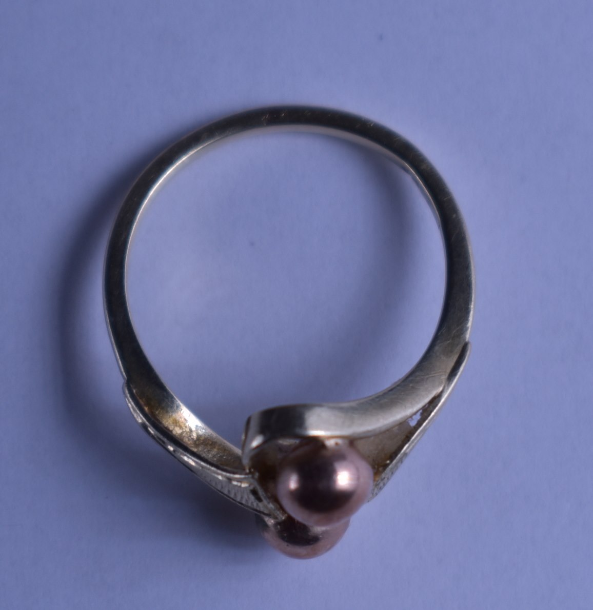 . - Prsten, zlato 585/1000, značeno platnou puncovní značkou Z-36, hrubá hmotnost 2,23 g