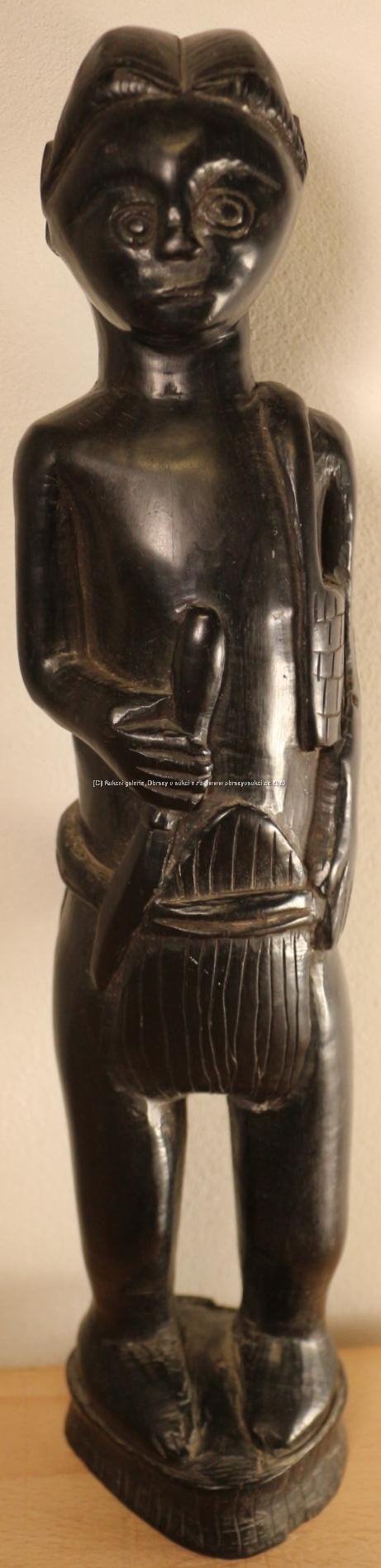 Afrika, 2. čtvrtina 20. století - Figura muže s dýkou