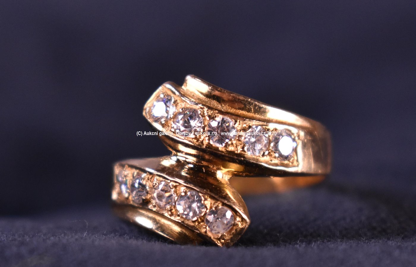 .. - Prsten zlato 750/1000, značeno platnou puncovní značkou Z-35, hrubá hmotnost 4,45 g