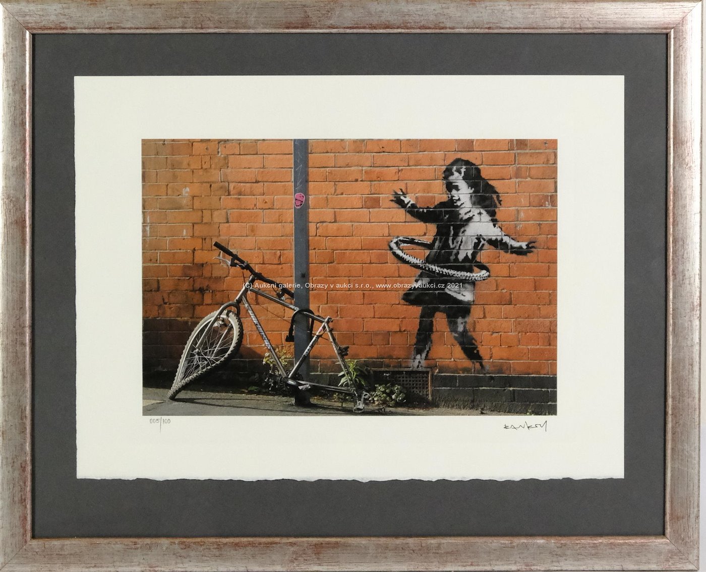 Banksy - Nottingham - Young girl