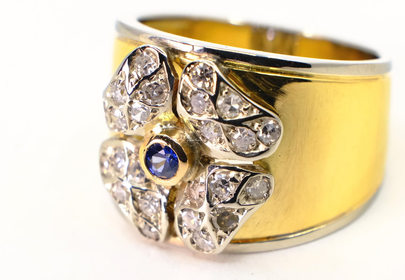 .. - Briliantový prsten, zlato 750/1000, hrubá hmotnost 10,21 g
