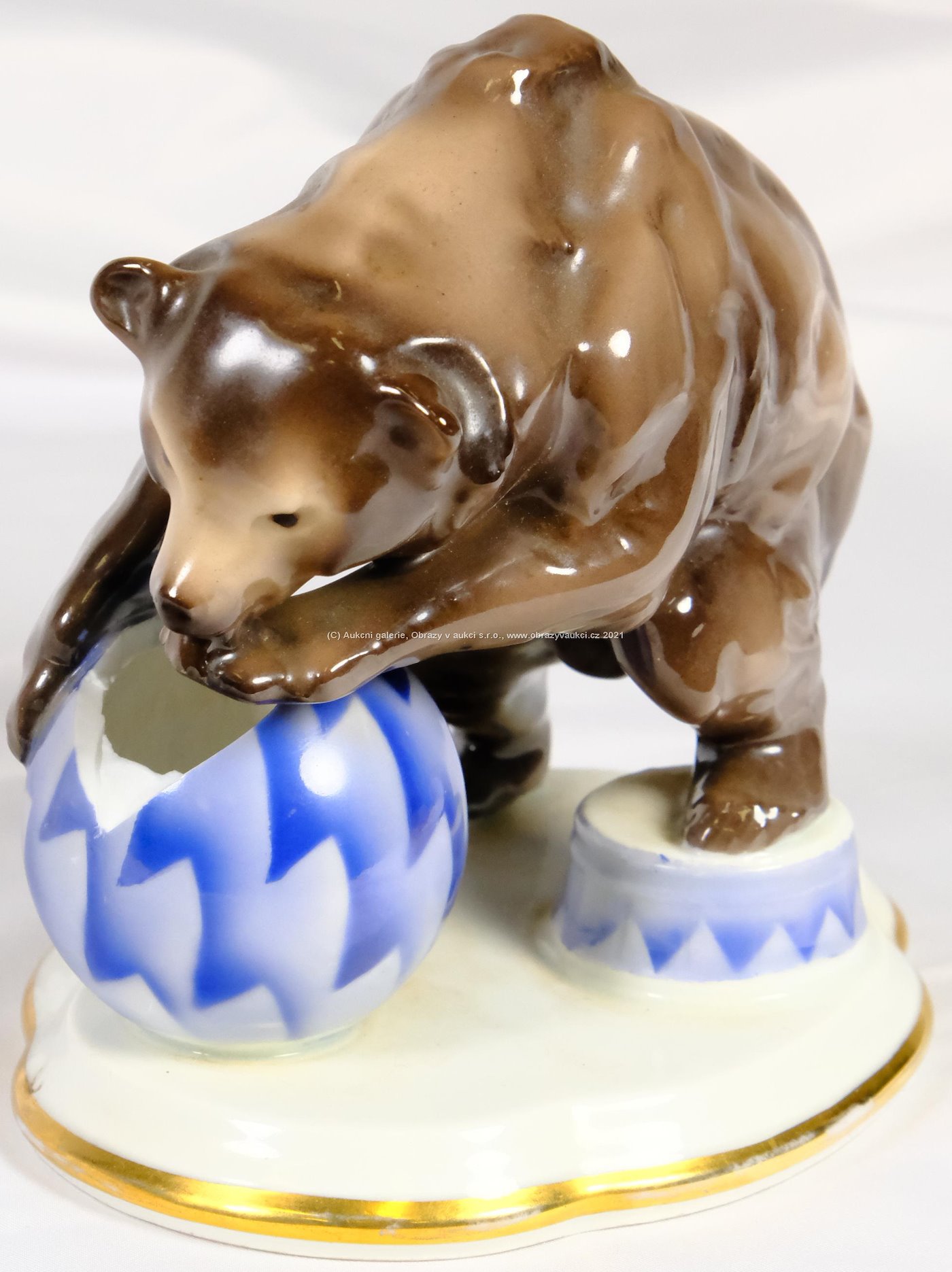 porcelánka Slavkov (Schlaggenwald) - Cirkusový medvěd