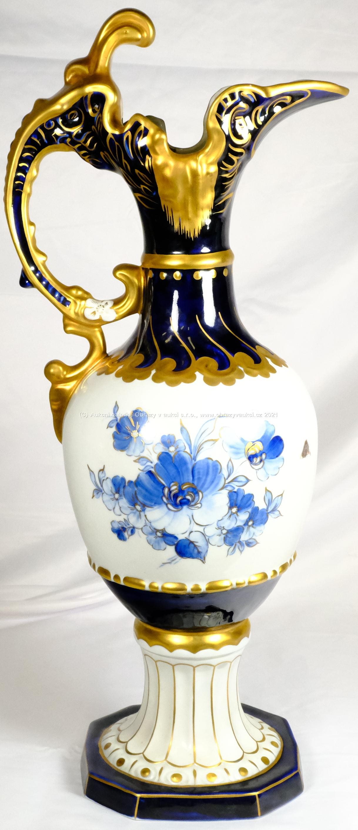 značeno Royal Dux - Zlacená ručně malovaná váza