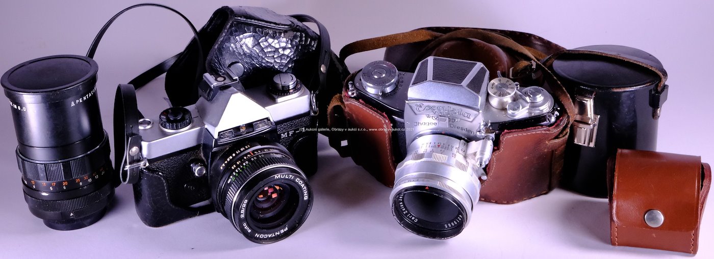 .. - Fotoaparát Exakta, Fotoaparát Petri + 2 výměnné objektivy (Hakuba a Pentacon) + nástavba na fotoaparát JHagee