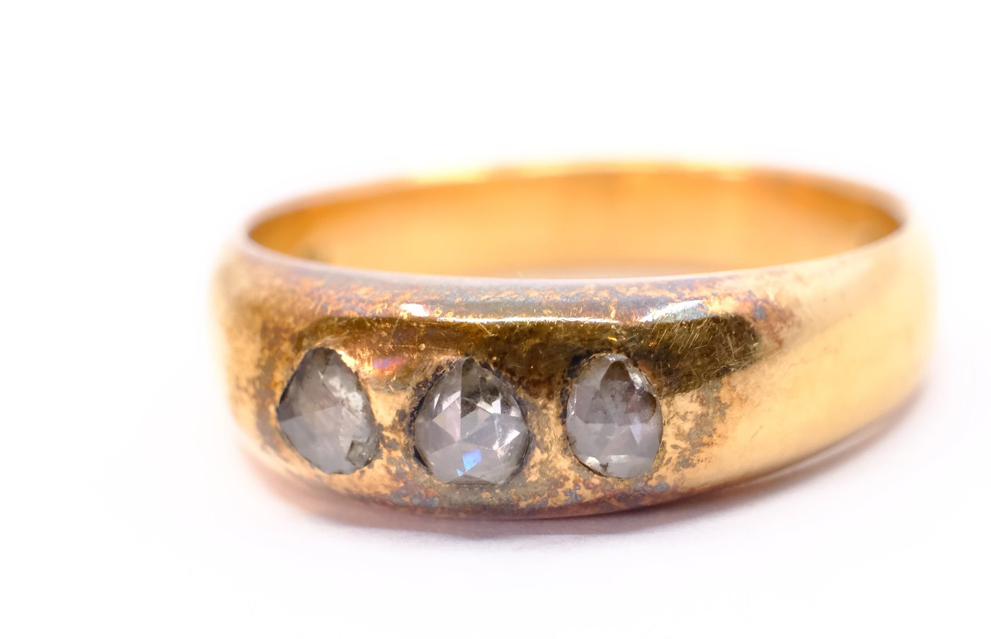 .. - Pánský prsten se 3 routy, zlato 580/1000, značeno platnou puncovní značkou Z-27, hrubá hmotnost 8,68 g