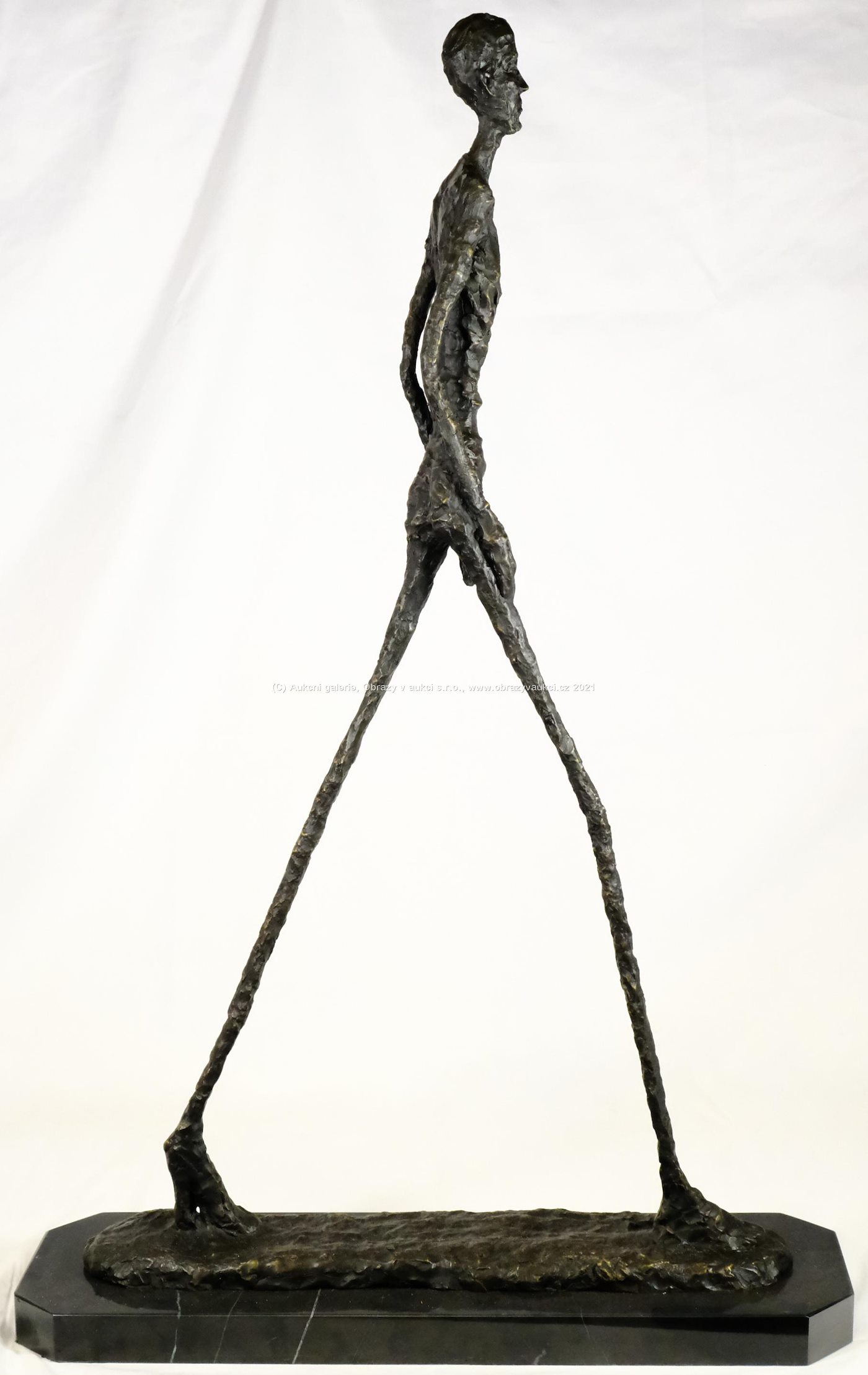 Alberto Giacometti - Kráčející muž