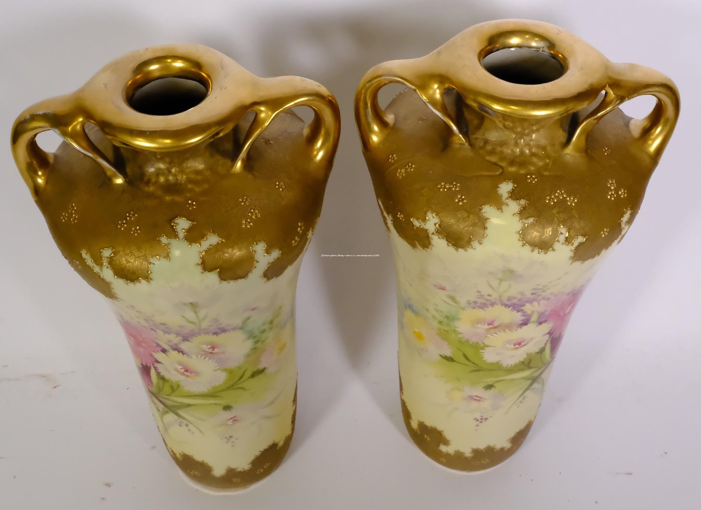 značeno Amphora Austria - Párové vázy s květy
