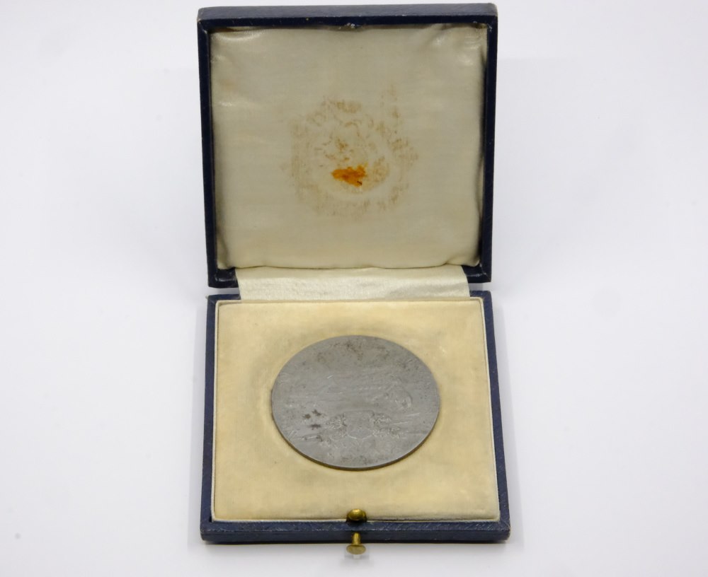 .. - Medaile obecný kov na motivy obrazu Leonarda da Vinci SALVATOR MUNDI Kristus 1914-1917