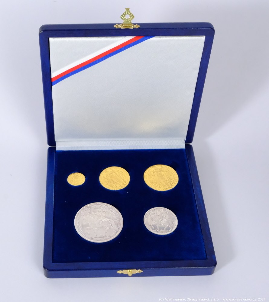 .. - SADA MILÉNIUM Sv. Václava 2017 zlaté dukátové medaile 1,2,5 dukátů a malá a velká stříbrná medaile - celkem 5 kusů. Zlato 986/1000, hrubá hmotnost: 4g, 12g a 20g. Stříbro 999/1000, hrubá hmotnost 15g a 30g