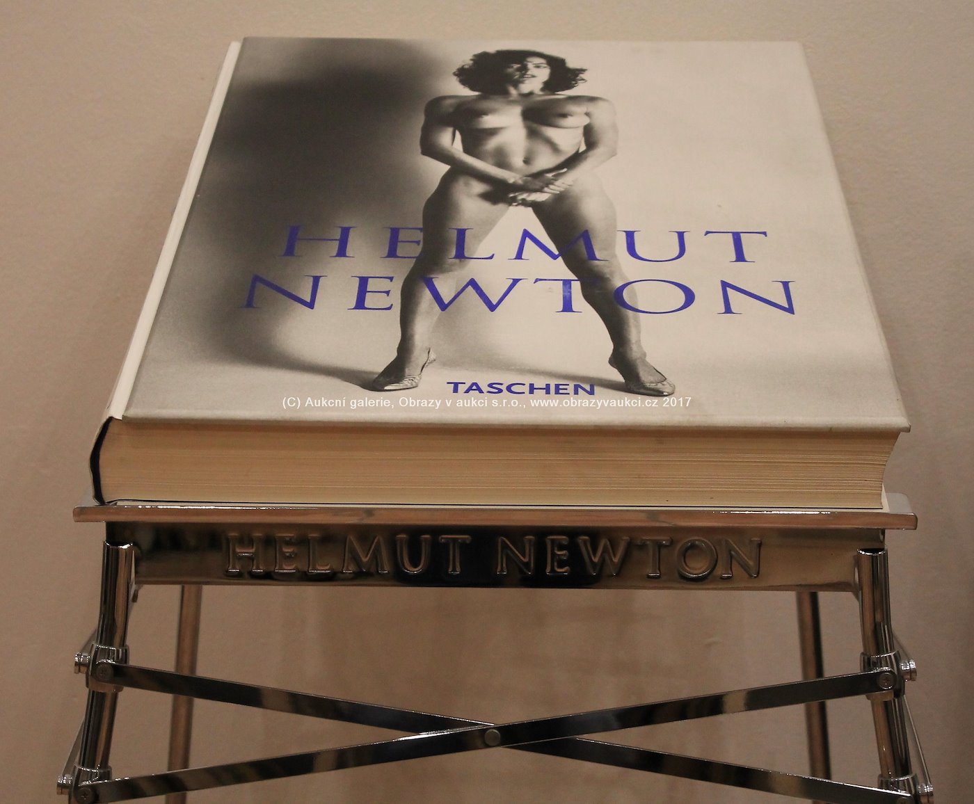 Helmut Newton - Sumo (sběratelská edice, včetně stolečku, váha 30 kg)