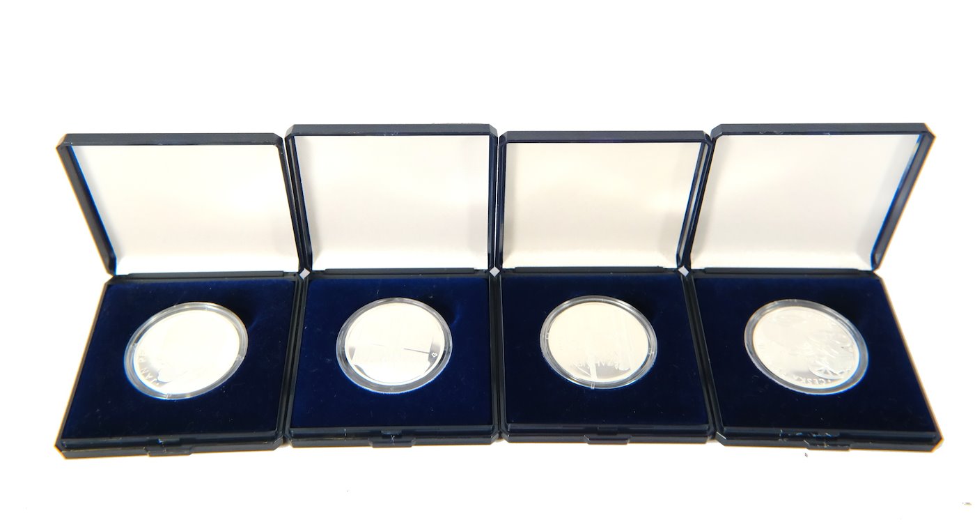 Mince - Konvolut 4 stříbrných investičních mincí v PROOF kvalitě, stříbro 4x 925/1000. Hrubá hmotnost 4x 13g