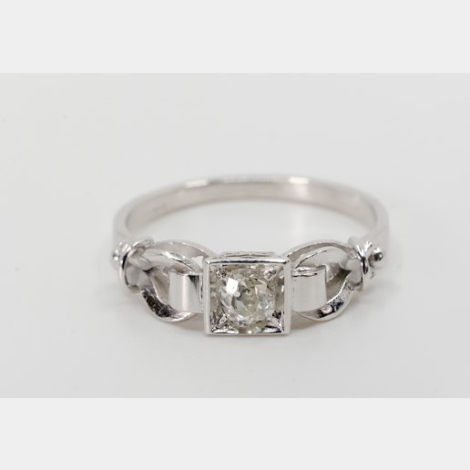 .. - Briliantový dámský prsten, bílé zlato 585/1000, značeno platným puncem Z-58, hrubá hmotnost 2,43 g