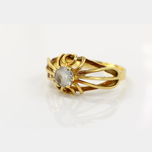 .. - Zlatý prsten, zlato 585/1000, hrubá hmotnost 2,62 g