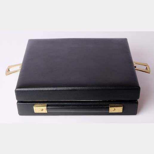.. - Mincovní kufr koženkový, 4 plata čtvercová 2 kusy 33x33 a 2 kusy 45x45 mm plata 205x205.