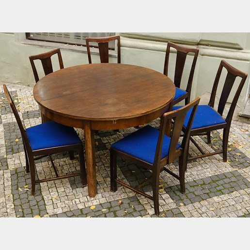 Čechy po roce 1930 - Jídelní stůl se 6 židlemi