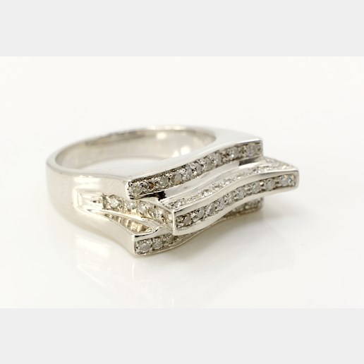 .. - Prsten s diamanty, zlato 750/1000, hrubá hmotnost 10,00 g