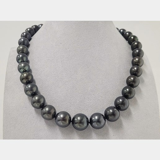 .. - Luxusní náhrdelník z velkých 11 x 14,5 mm černých Tahitských perel, zlato 585/1000, hrubá hmotnost 56,25 g