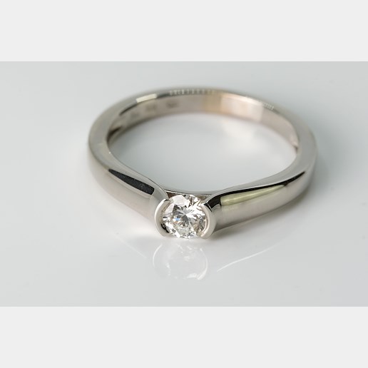 Anton Schwartz - Prsten s diamantem výbrus Round-kulatý, diamant a váze 0,31 ct, zlato 585/1000, hrubá hmotnost 3,15 g
