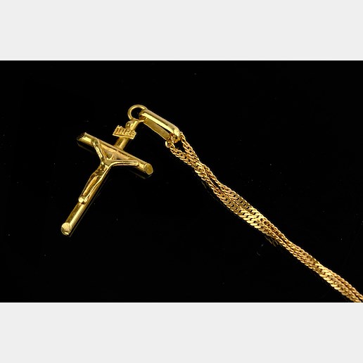 .. - Řetízek s křížkem, zlato 585/1000, značeno platnou puncovní značkou "labuť", hrubá hmotnost 3,50 g