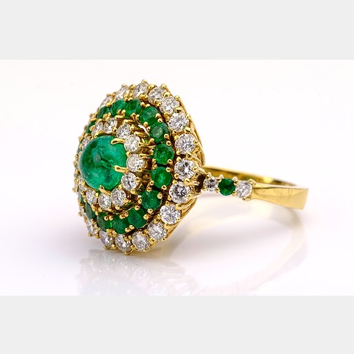 .. - Luxusní prsten s diamanty a smaragdem, zlato 750/1000, hrubá hmotnost 14,20g