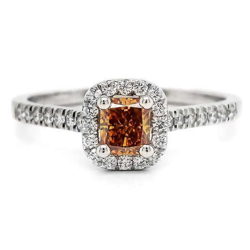 .. - Luxusní prsten s 0,41 ct fancy color diamantem, 0,21 ct diamanty, zlato 585/1000, značeno platnou puncovní značkou "labuť", hrubá hmotnost 2,12 g