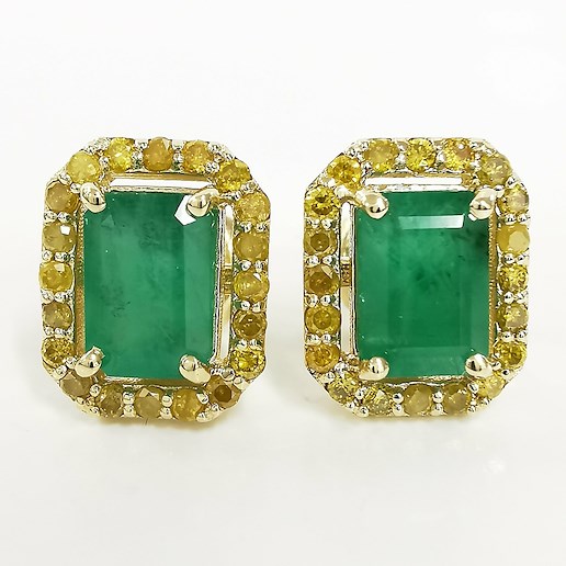 .. - Luxusní náušnice s 2,20 ct smaragdy, 0,50 ct fancy colors diamanty, zlato 585/1000, značeno platnou puncovní značkou "labuť", hrubá hmotnost 2,76 g