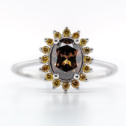.. - Luxusní prsten s 0,99 ct Fancy Colors Diamanty, bílé zlato 585/1000, značeno platnou puncovní značkou "labuť", hrubá hmotnost 2,06 g