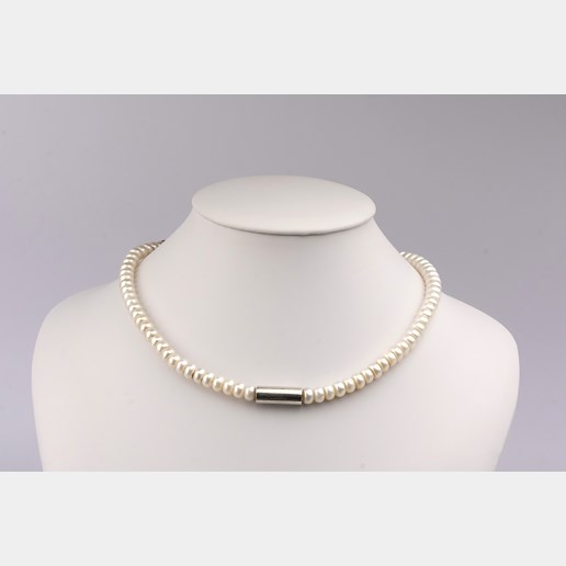 .. - Perlový náhrdelník, stříbro 925/1000, hrubá hmotnost 41,70 g