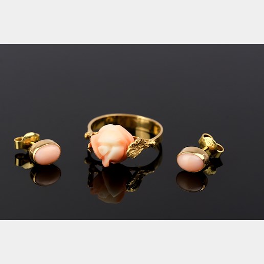 .. - Set prsten a náušnice s korálem, zlato 710/1000, hrubá hmotnost 3,35 g