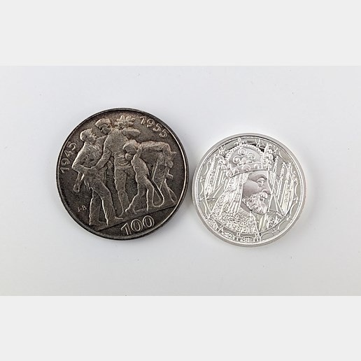 .. - Konvolut 2 stříbrných mincí 100 Kčs 1945-1955 a  osobnost Karel IV.