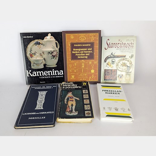 .. - Konvolut 6 knih o starožitnostech kamenině, keramice a porcelánu