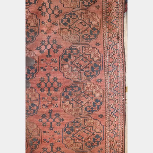 Turkmenistán nebo západní Afganistán, konec 19. - poč. 20. stol. - Turkmenský koberec ersari, dříve zvaný afgán