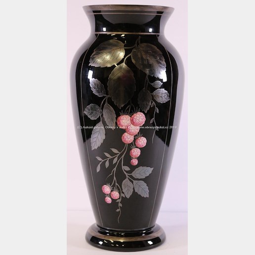 1. pol. 20. století - Váza s dekorem lesního ovoce